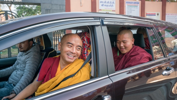 Mingyur Rinpoche Visits Mahabodhi Stupa