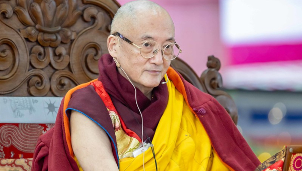 རྒྱལ་ཡོངས་བཀའ་བརྒྱུད་སྨོན་ལམ་ཆེན་མོ་ཐེངས་ ༣༩ པའི་སྔོན་འགྲོ་གསུང་ཆོས་ཉིན་གསུམ་པ། 