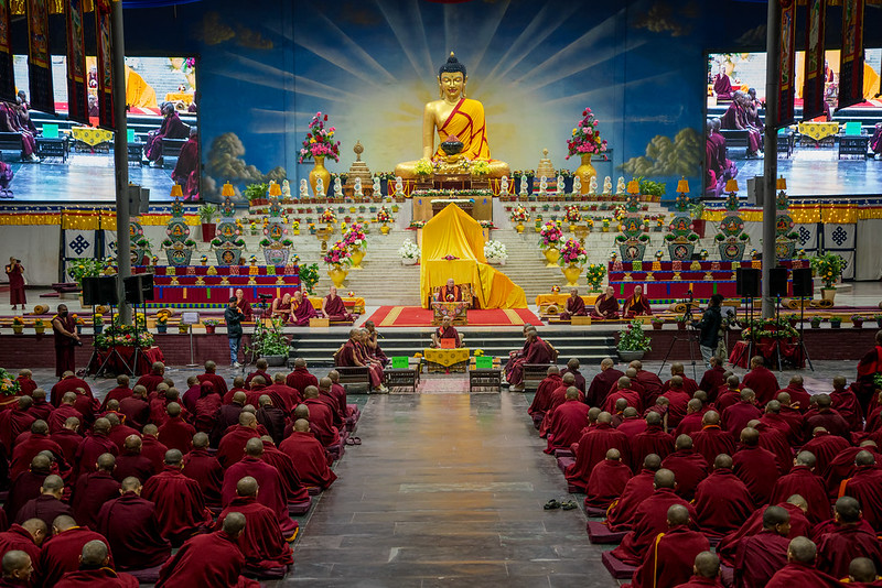 སྨོན་ལམ་ཐེངས་སོ་དགུ་པའི་ཐོག་དགུན་ཆོས་ཀྱི་ཆ་ཤས་སུ་གྱུར་པའི་རྩོད་གླེང་གནང་བ།